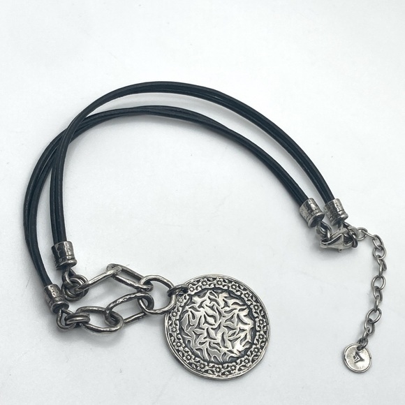 SILPADA Sterling N1711 Floral Medallion Pendant & Clasp Leather Cord Necklace - Picture 3 of 8